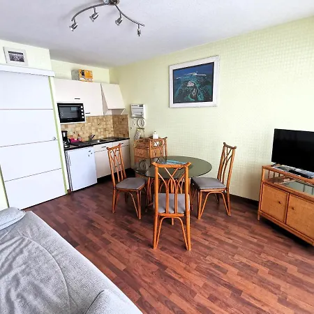 Le Petit Bargeouri - Face Avec Piscine Apartment